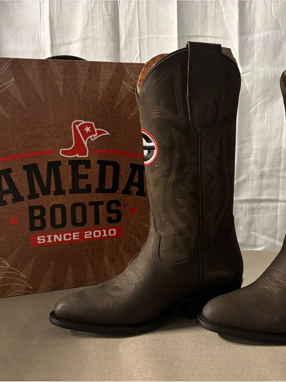 Ameda Brown Leather Western Boots with Embroidered Stitching - Picture 2 of 13